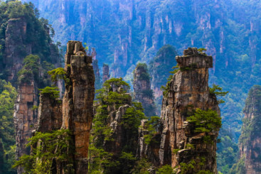 奇峰异石