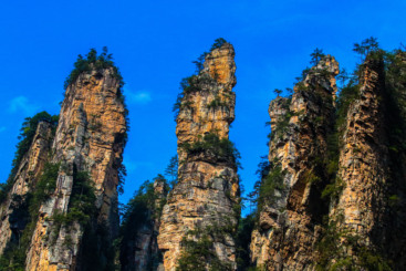 奇峰异石