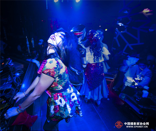 杨抒怀主题摄影展《解放西的解放西》