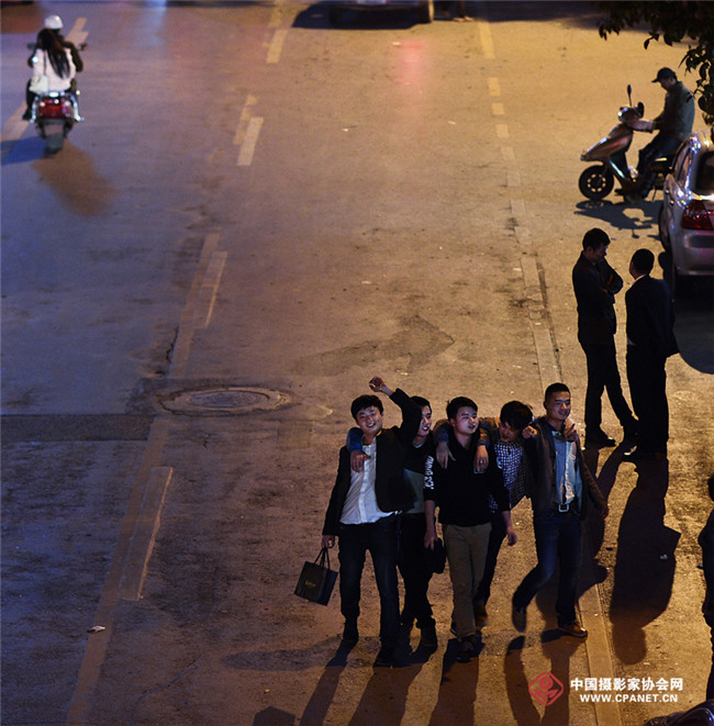 杨抒怀主题摄影展《解放西的解放西》