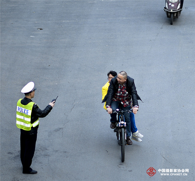 杨抒怀主题摄影展《解放西的解放西》