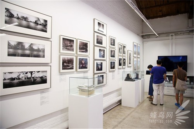 埃里克-雷纳的针孔摄影展在798开幕