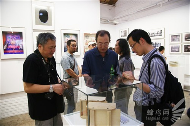 埃里克-雷纳的针孔摄影展在798开幕