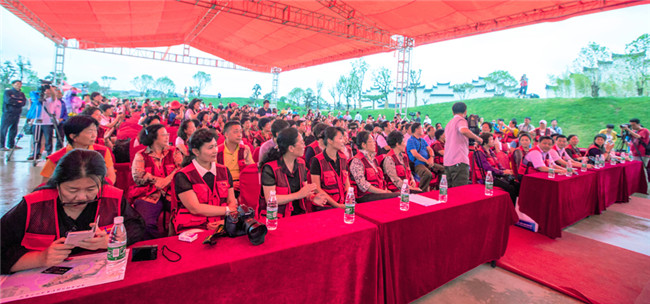 第六届中国女摄影家协会会员作品展暨中国百名女摄影家协会“送文