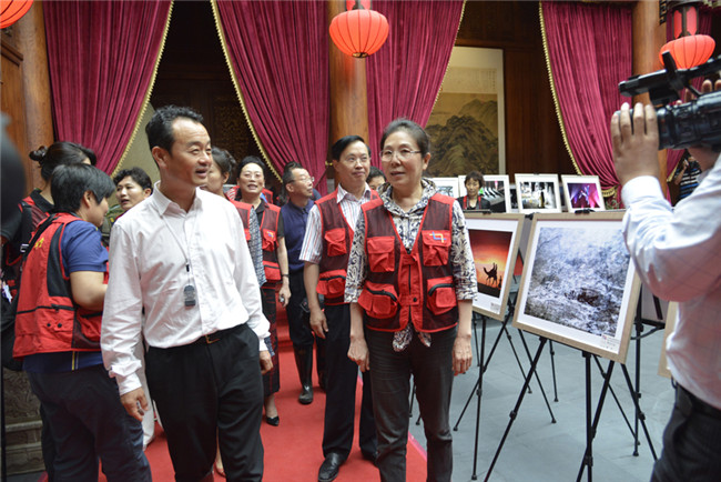 第六届中国女摄影家协会会员作品展暨中国百名女摄影家协会“送文