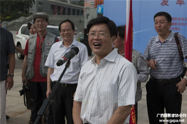 2014'中国摄影家汽车拉力摄影东盟3国行发车仪式今天在邕举行