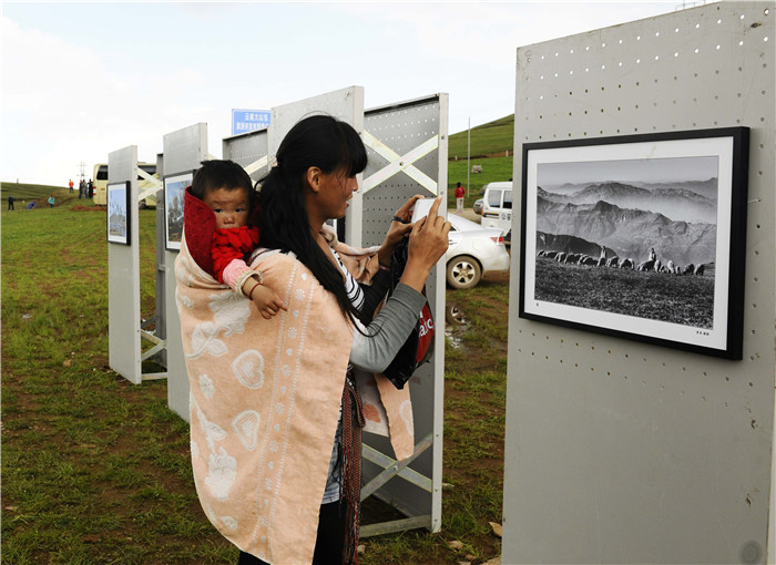 昭通市昭阳区摄影家协会办影展助推大山包旅游