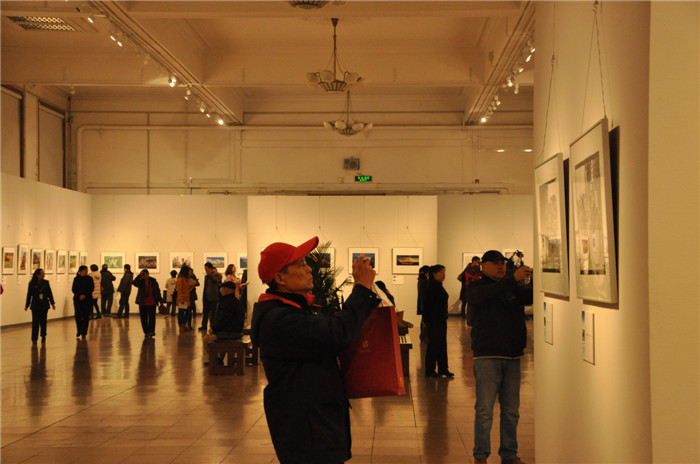 影像“中国梦”全国十城市巡展石家庄首展开幕
